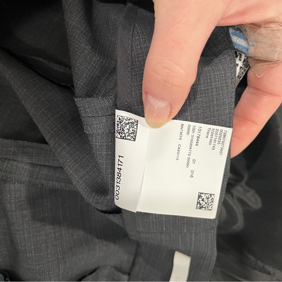 Hugo Boss suit 0-2 - Picture 9 of 11